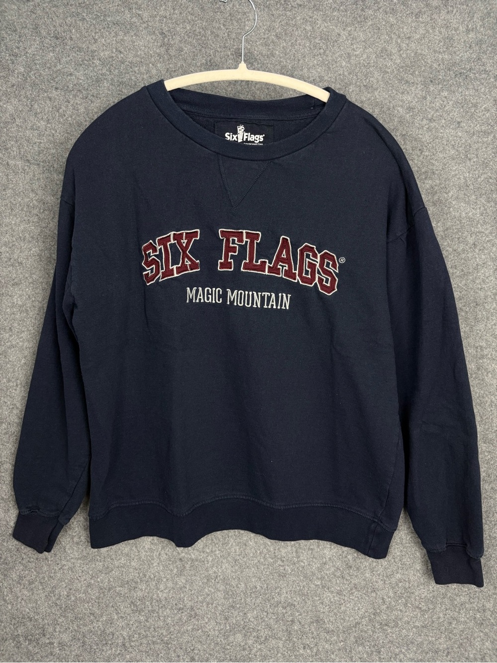 Six Flags Magic Mountain Embroidered Navy Crewneck Sweatshirt Medium
